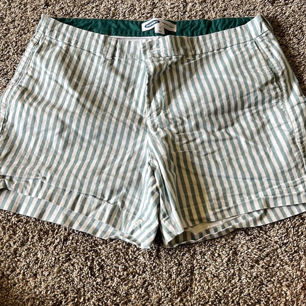 Old Navy everyday shorts in sage green and white vertical stripes, size 16